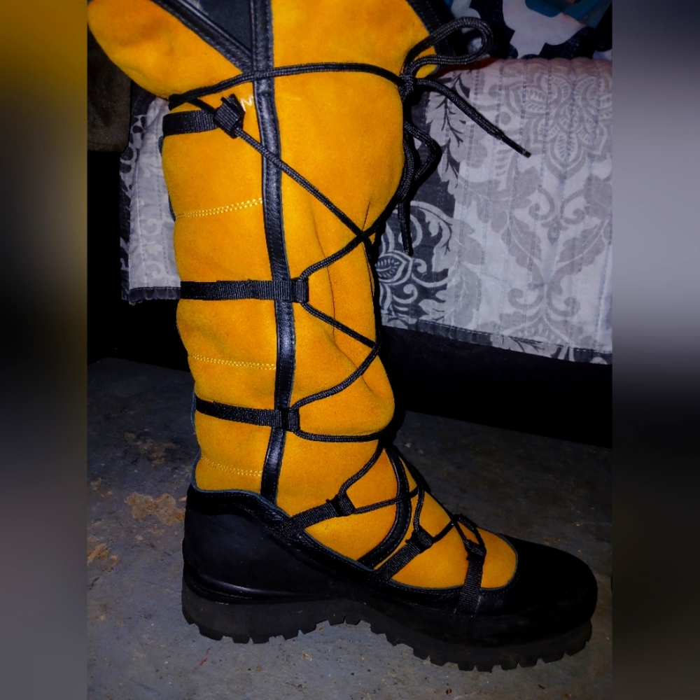 The North Face Women CRYOS Sheepskin Tall boots SZ 10 bronx brown & black